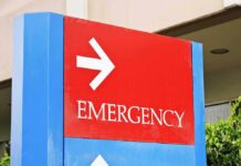 Emergency sign with an arrow pointing right